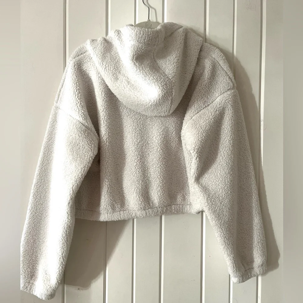 Sundown by Splendid Bowie Hooded Sherpa Crop Jacket in Ivory, Sz L (P2P 23”)
